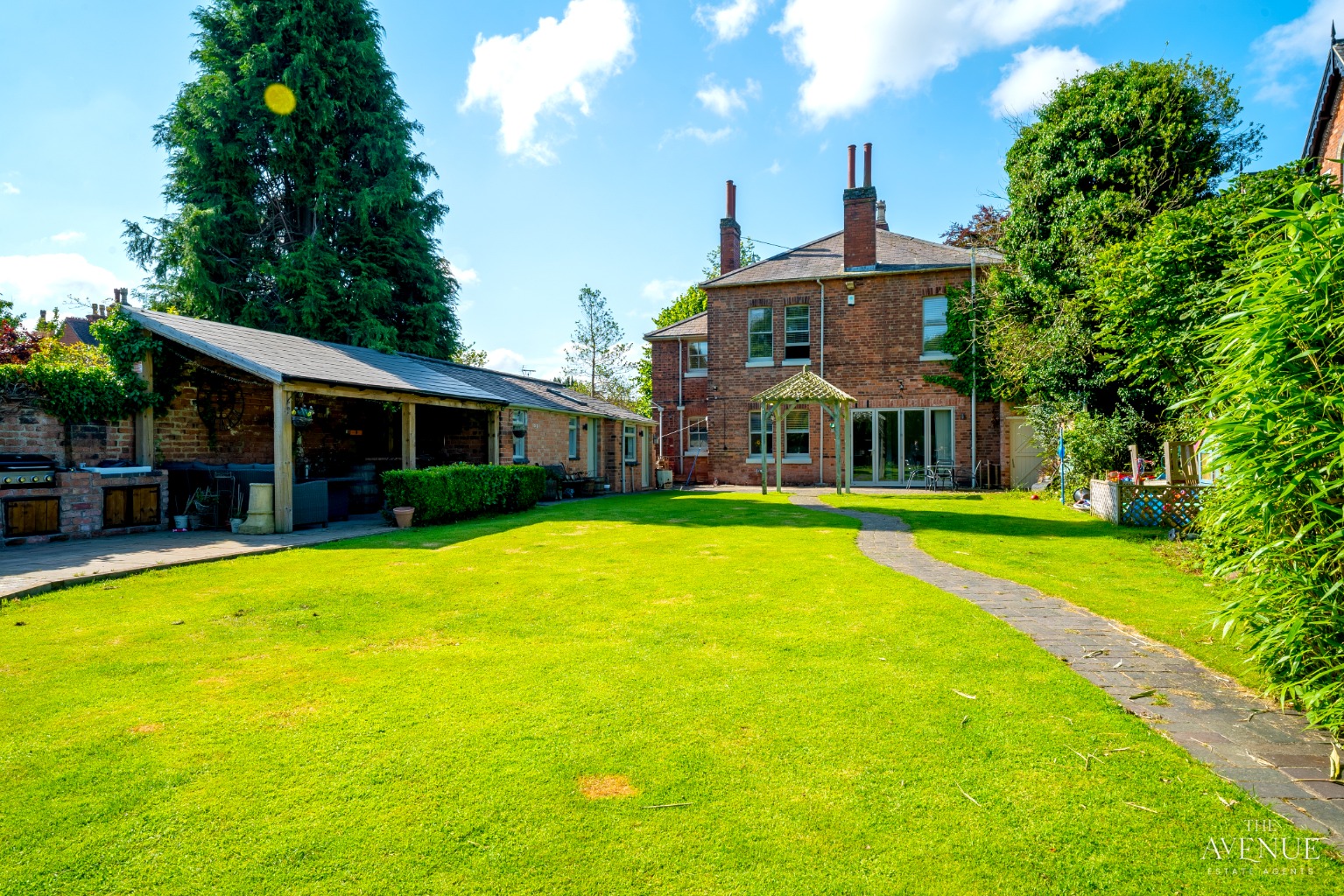 4 bed detached house for sale in Alexandra Road, Burton-On-Trent. 26