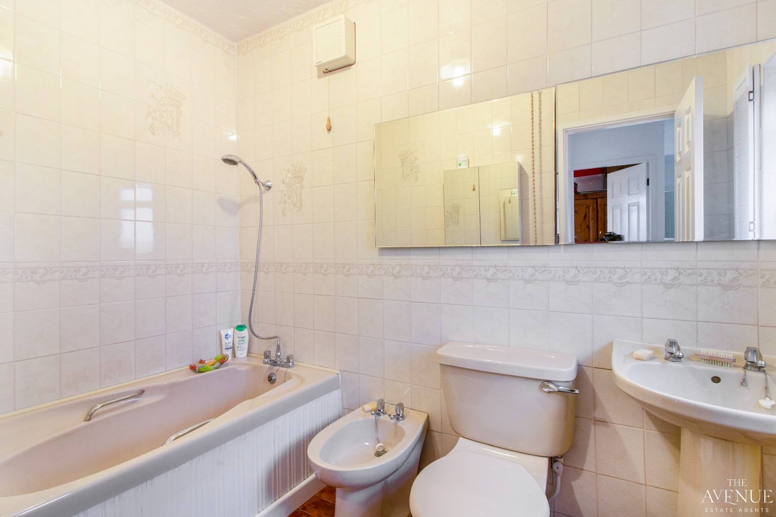 3 bed semi-detached house for sale in Lynn Lane, Lynn. 18