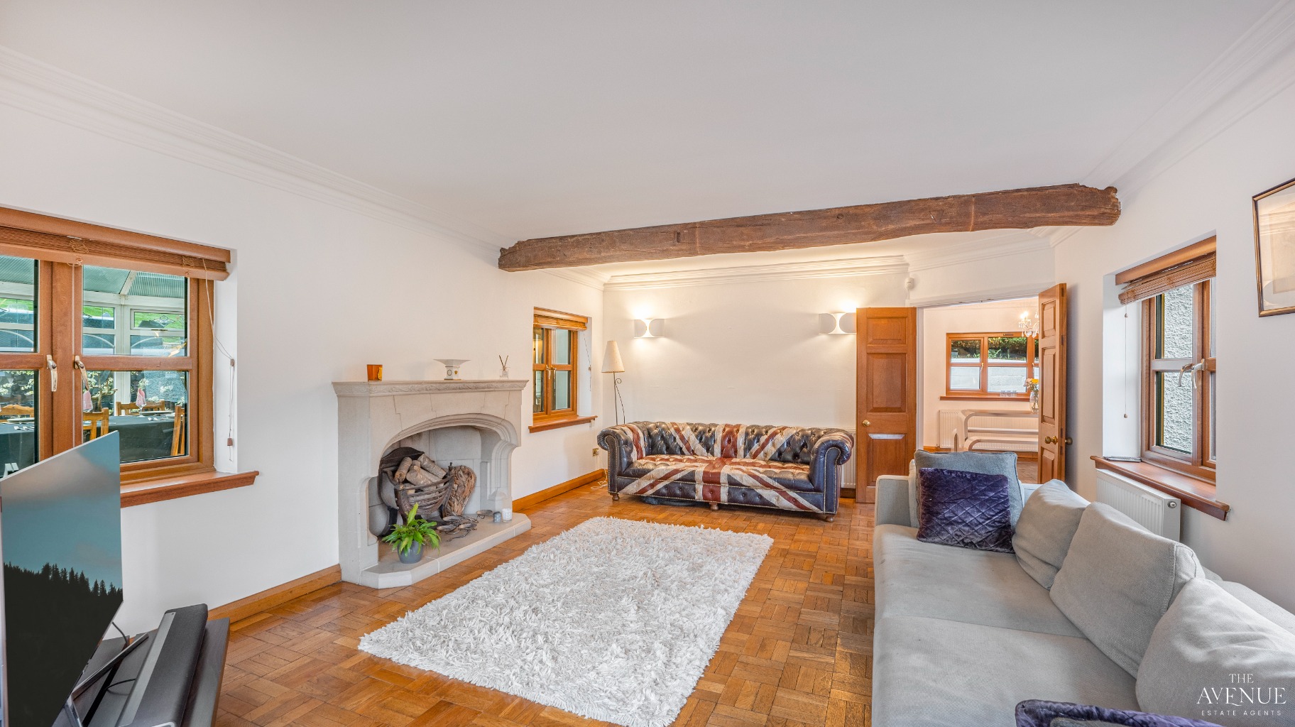 5 bed detached house for sale in Holly Farm Chorley -5 bedroom country home with a separate 2-bedroom annex. 4