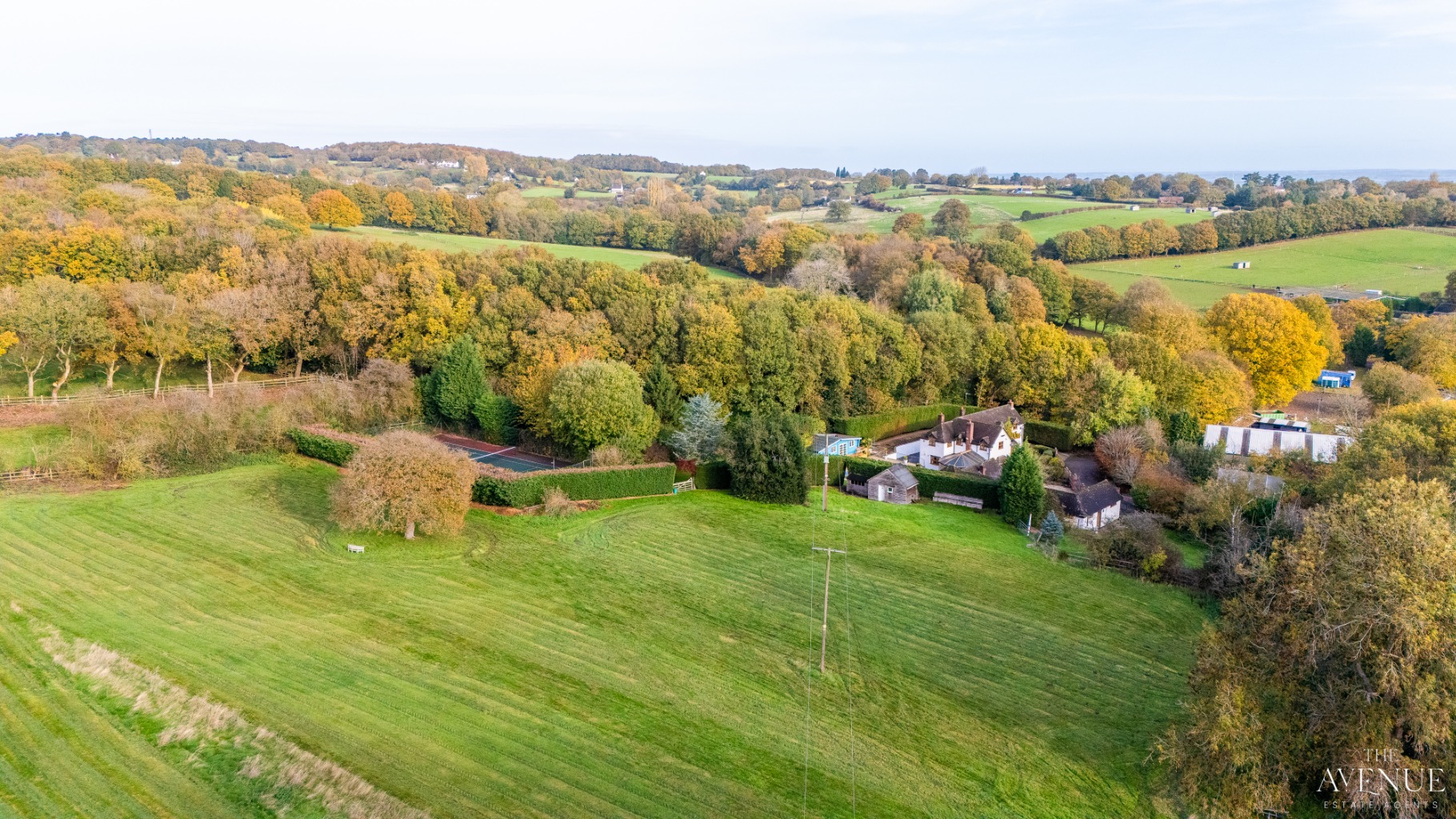 5 bed detached house for sale in Holly Farm Chorley -5 bedroom country home with a separate 2-bedroom annex. 2
