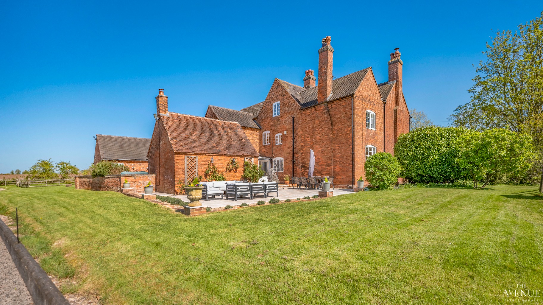 7 bed farm house for sale in Curborough Grange, Lichfield. 39