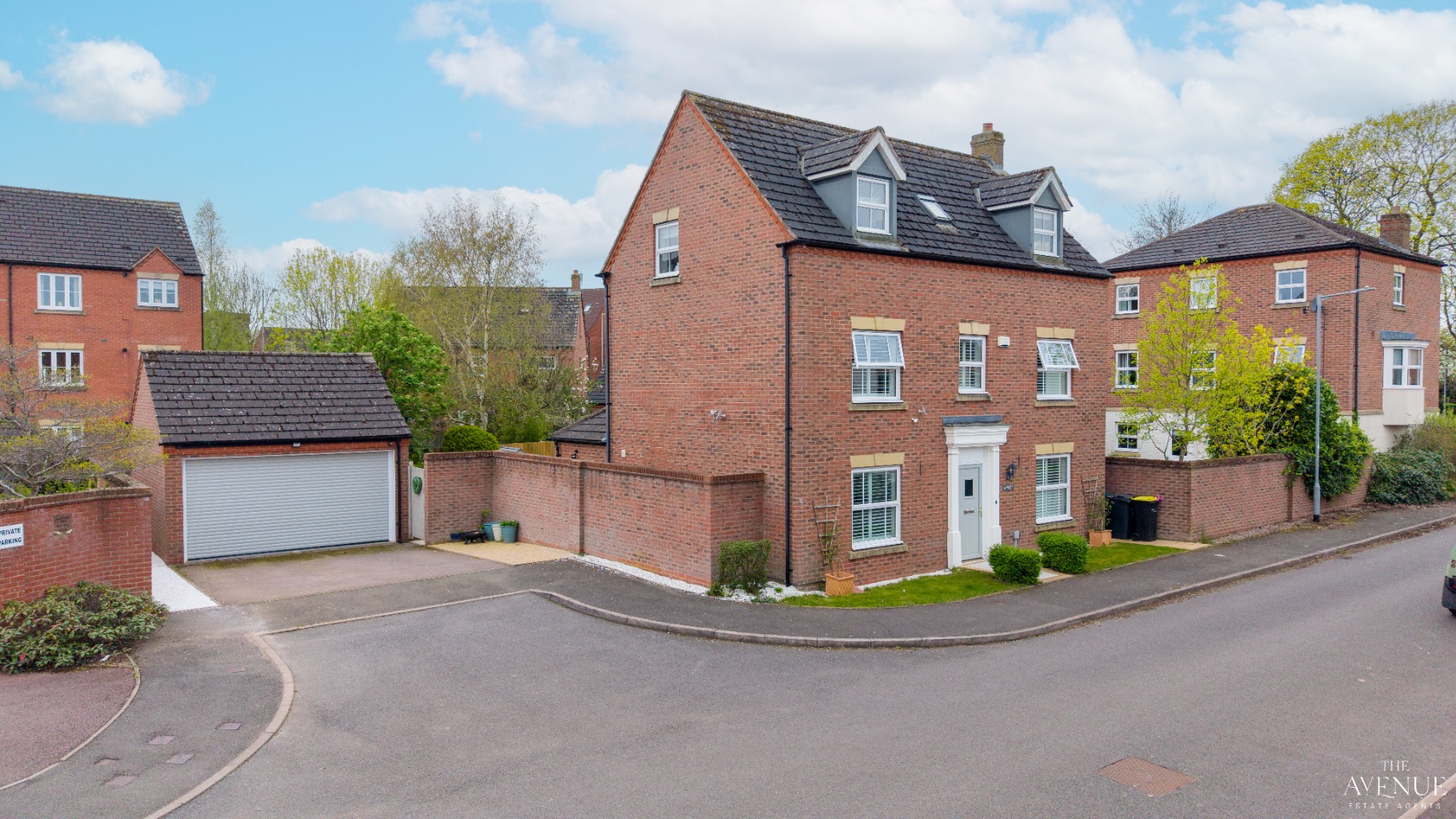 5 bed detached house for sale in Boathouse Field, Lichfield - Property Image 1