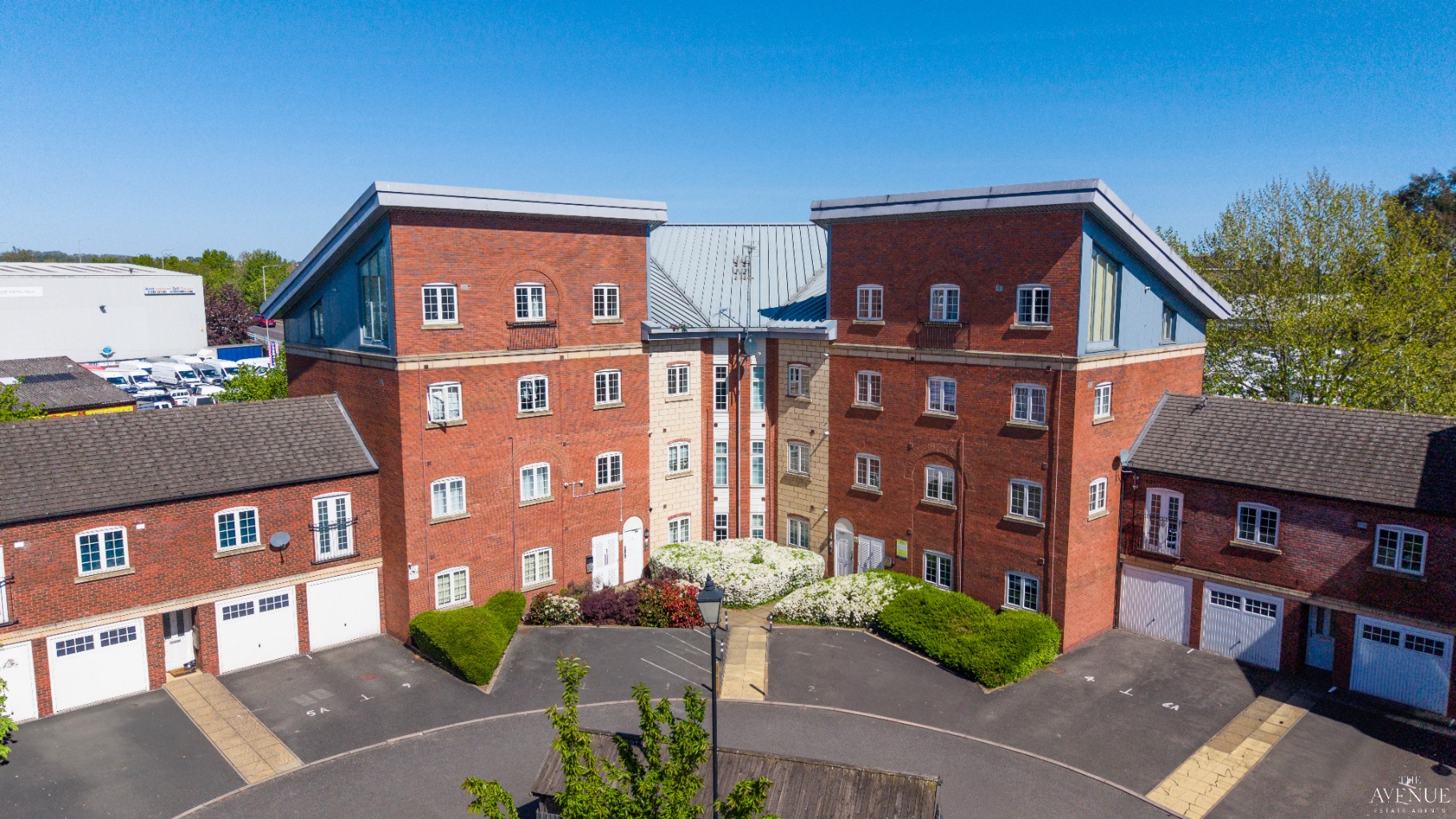 2 bed flat for sale in Evershed Way, Burton-On-Trent. - Property Image 1