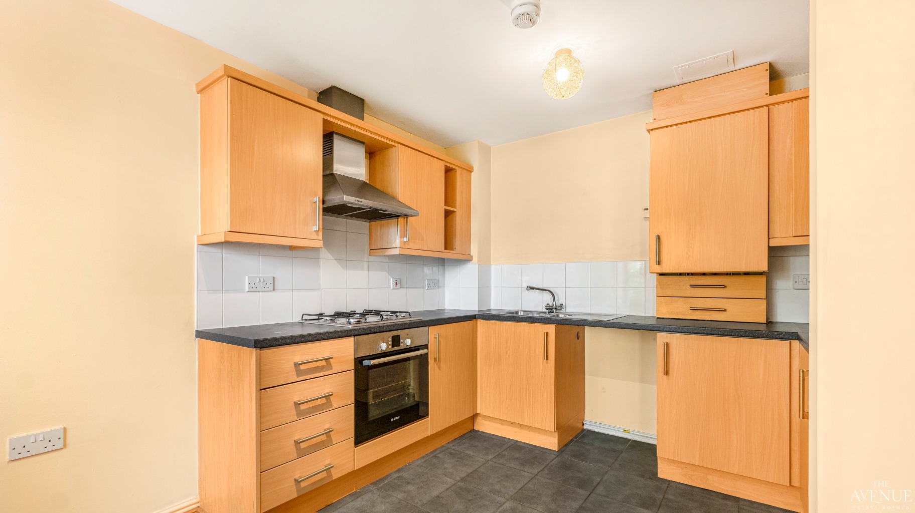 2 bed flat for sale in Evershed Way, Burton-On-Trent. 4