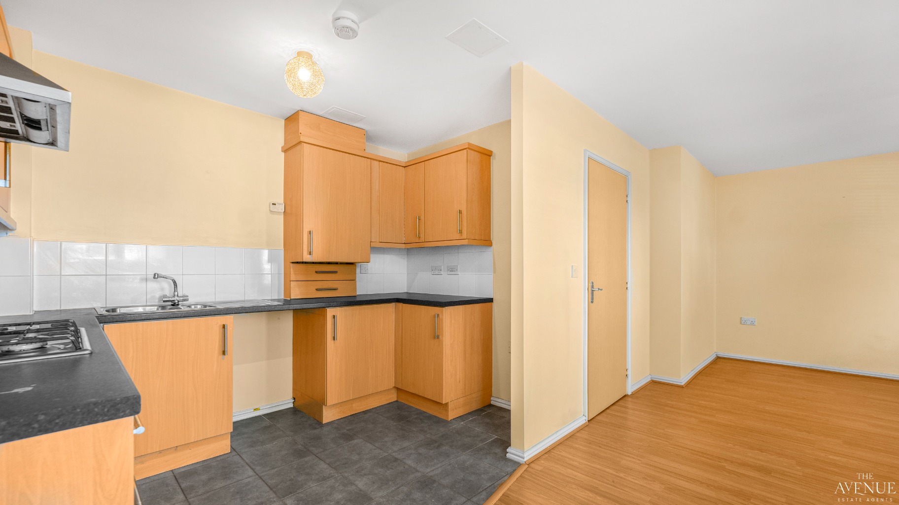 2 bed flat for sale in Evershed Way, Burton-On-Trent. 5