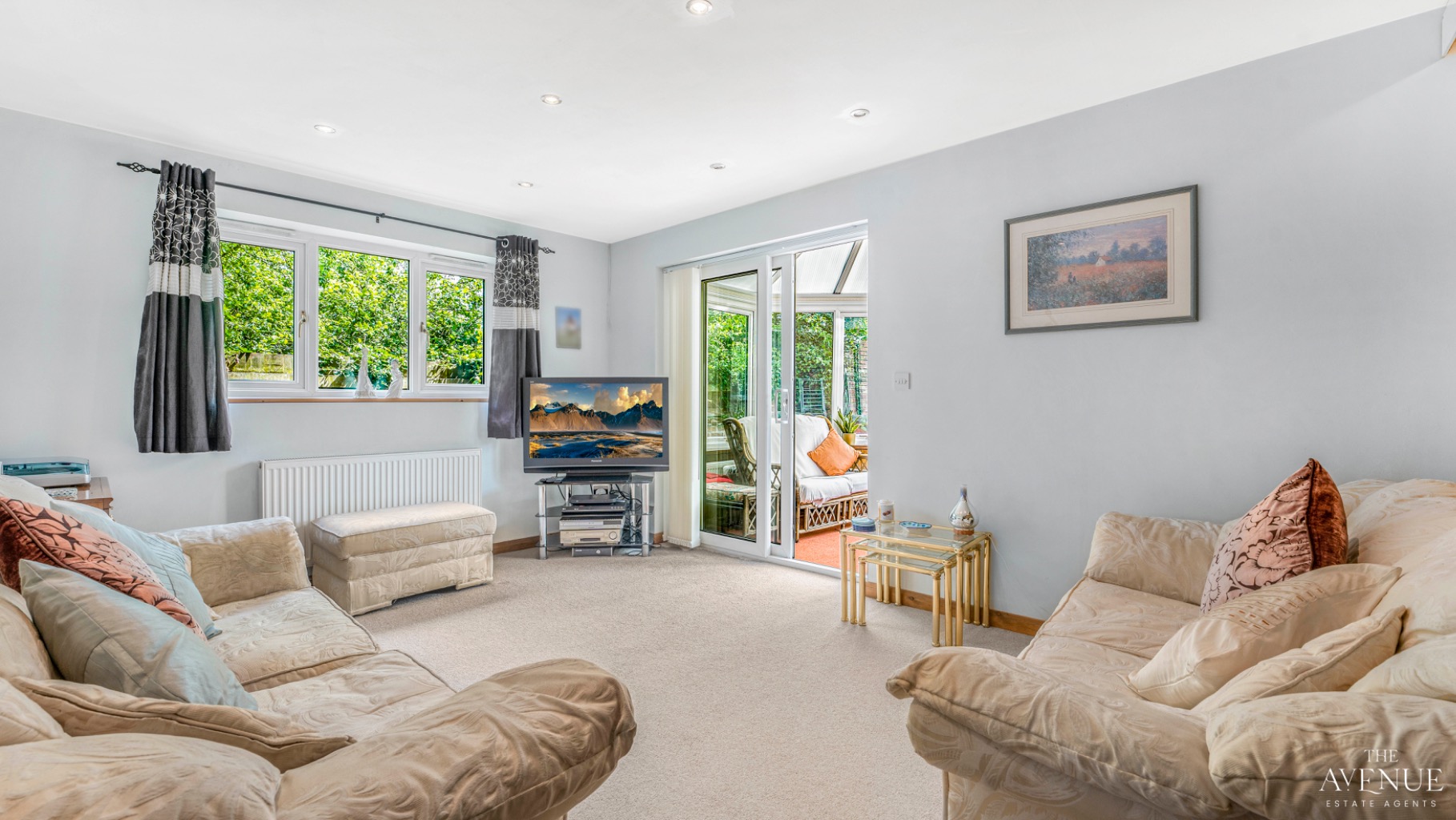 3 bed detached house for sale in Meadow Lane, Hilton, Derbyshire, DE65 5LG  - Property Image 2