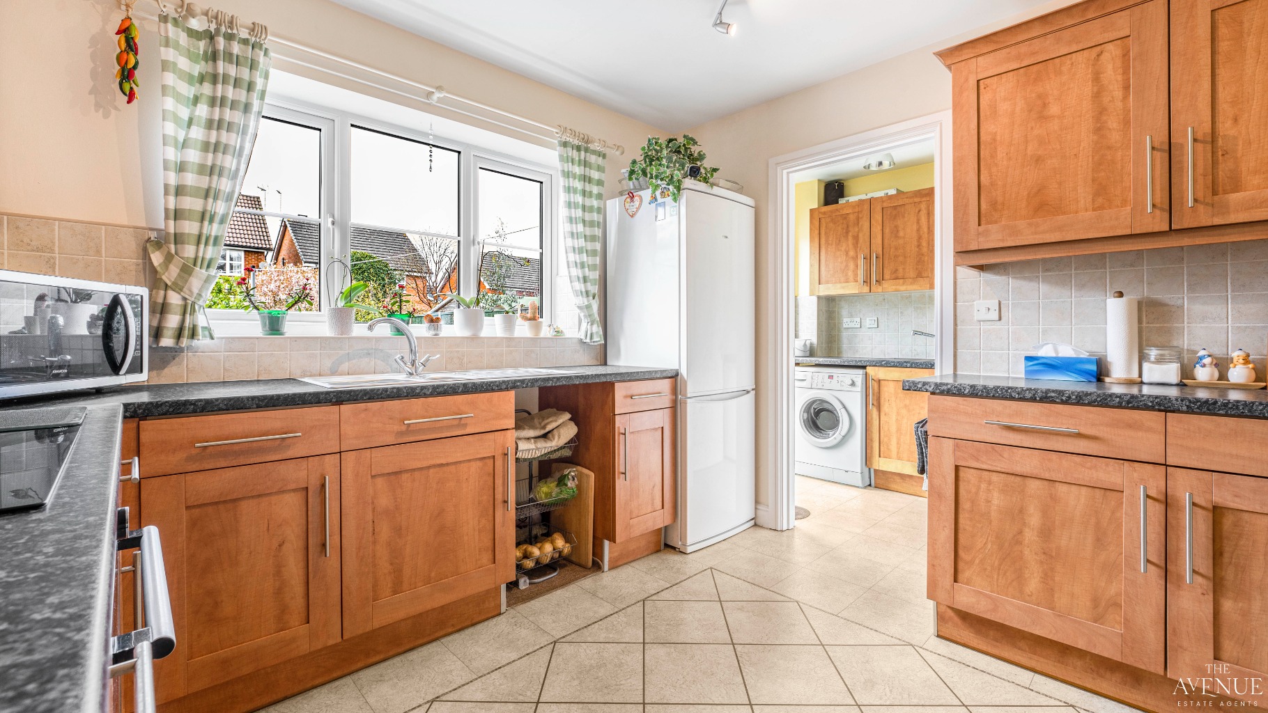 4 bed detached house for sale in Lark Hill, Swanwick 8