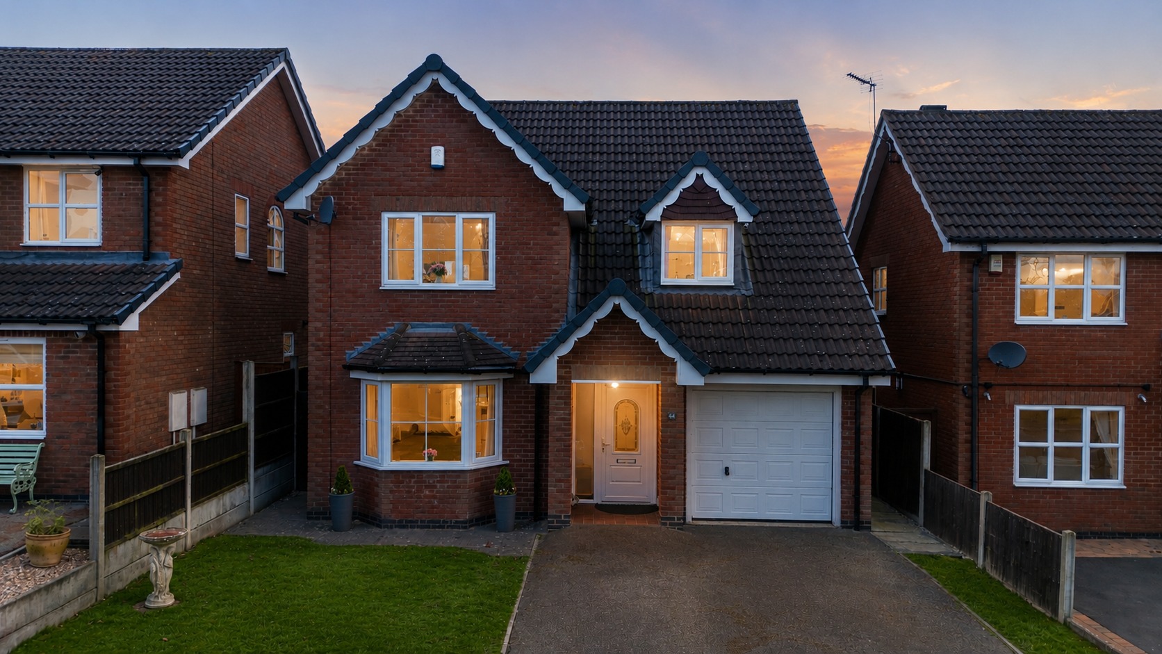4 bed detached house for sale in Lark Hill, Swanwick  - Property Image 1