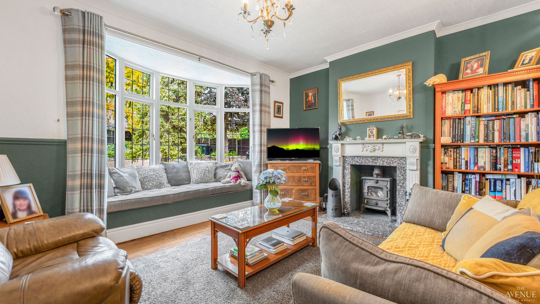 5 bed cottage for sale in Valley Cottage, Golden Valley  - Property Image 6