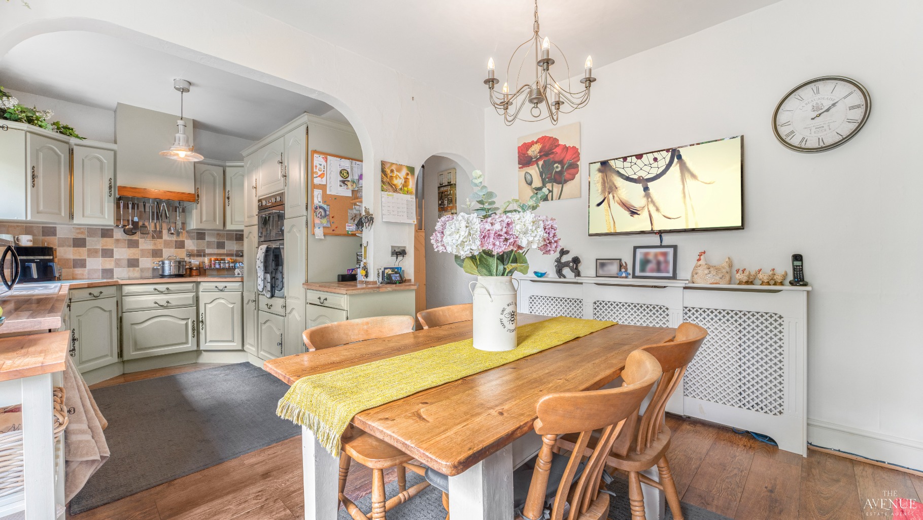 5 bed cottage for sale in Valley Cottage, Golden Valley  - Property Image 3