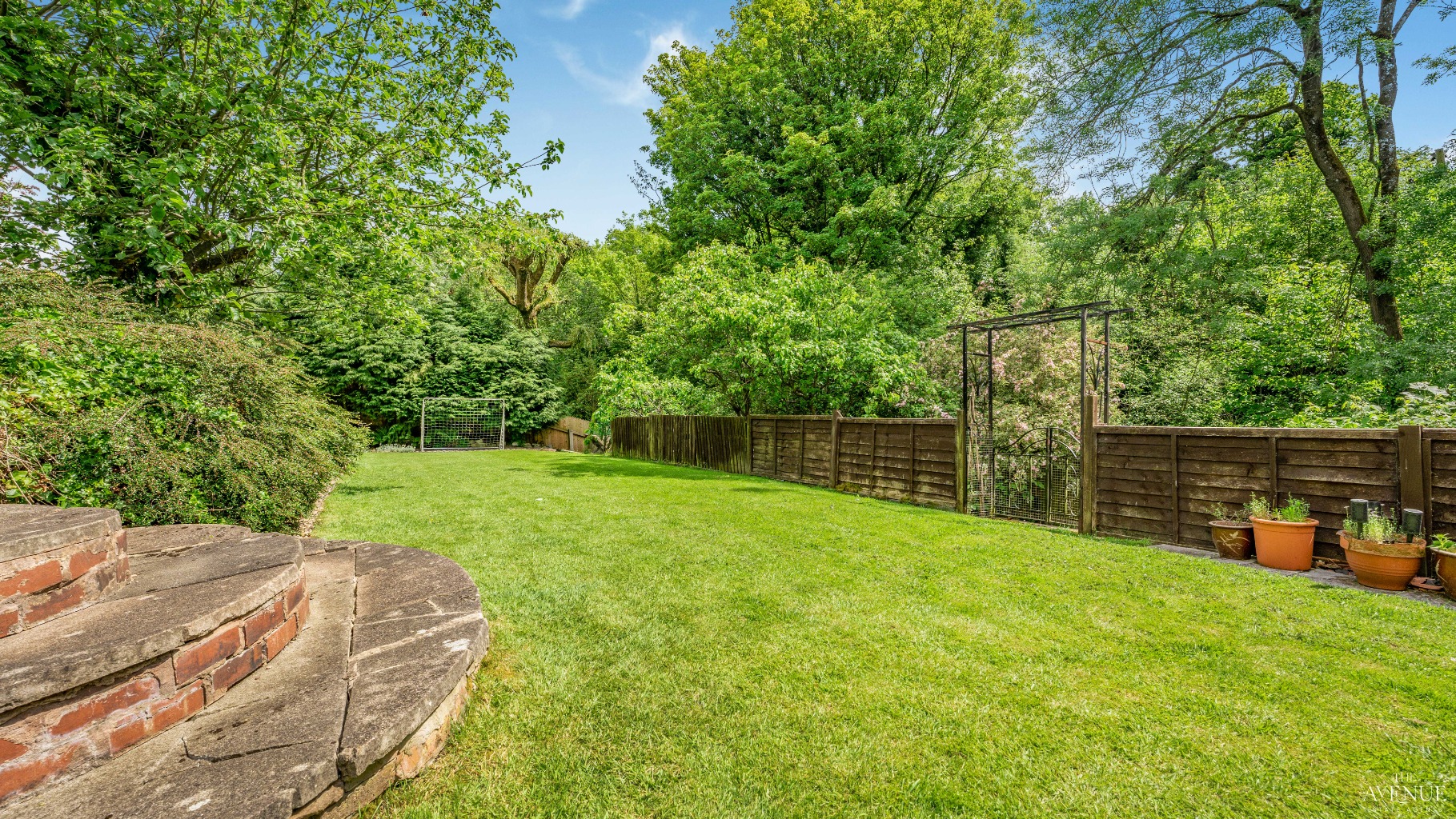 5 bed cottage for sale in Valley Cottage, Golden Valley 21