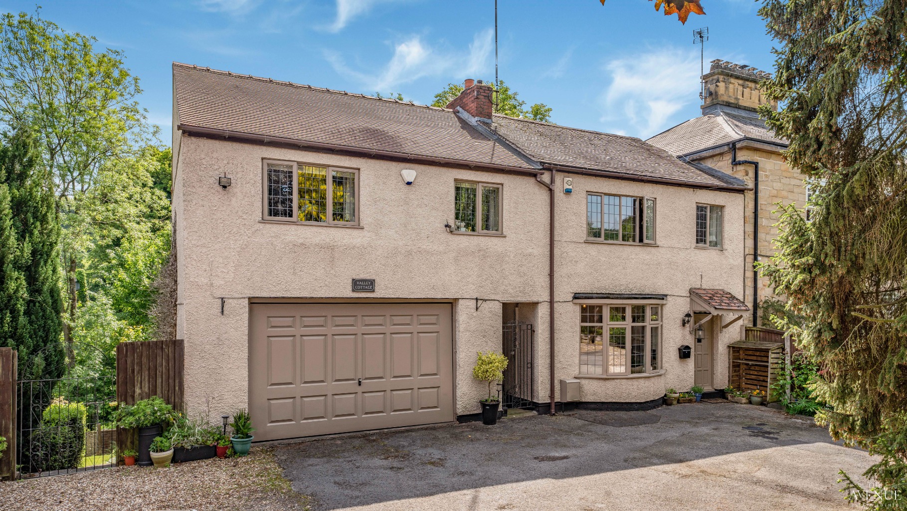 5 bed cottage for sale in Valley Cottage, Golden Valley