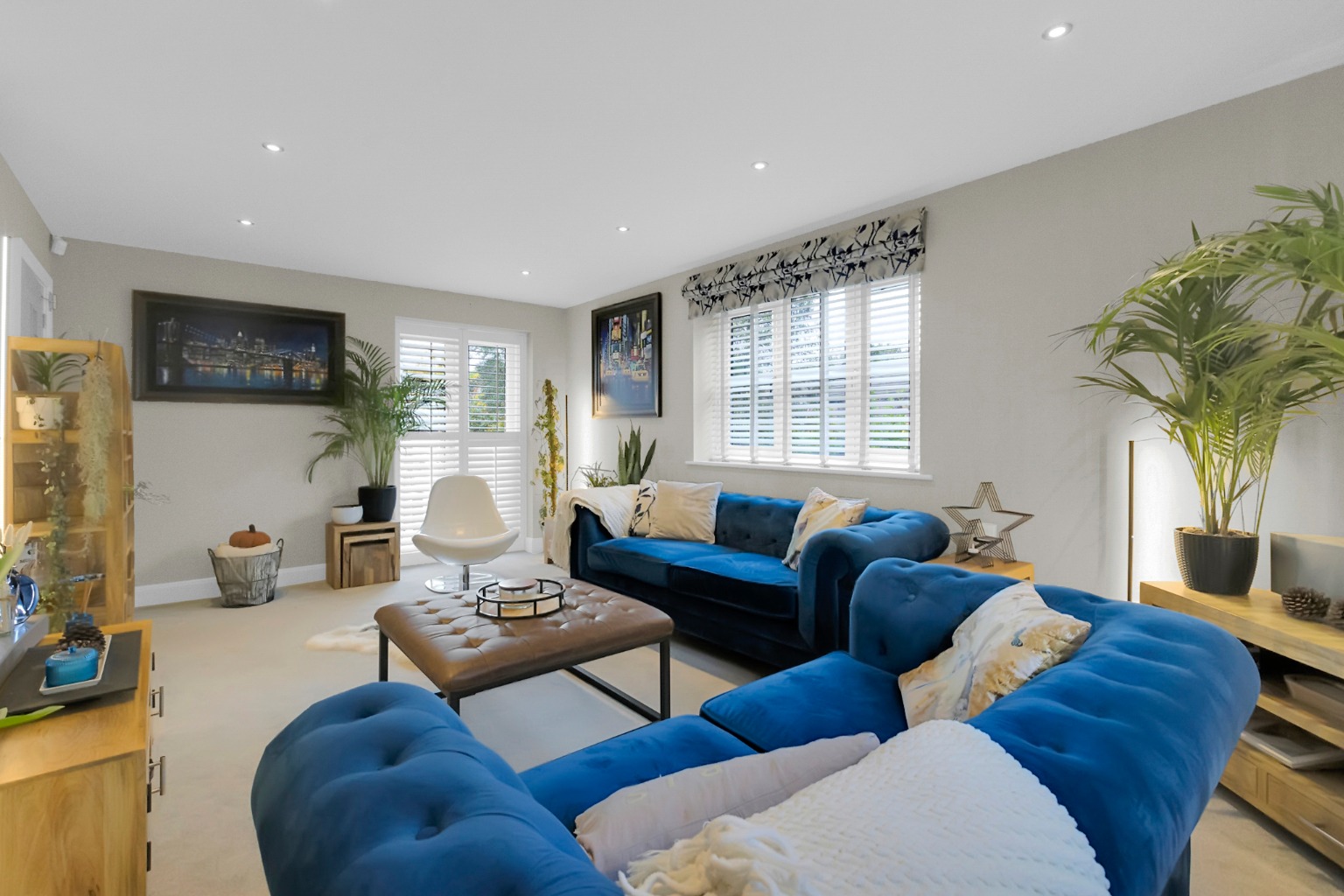 4 bed detached house for sale in London Road, Holmes Chapel, Crewe, Cheshire, CW4 8AY  - Property Image 1