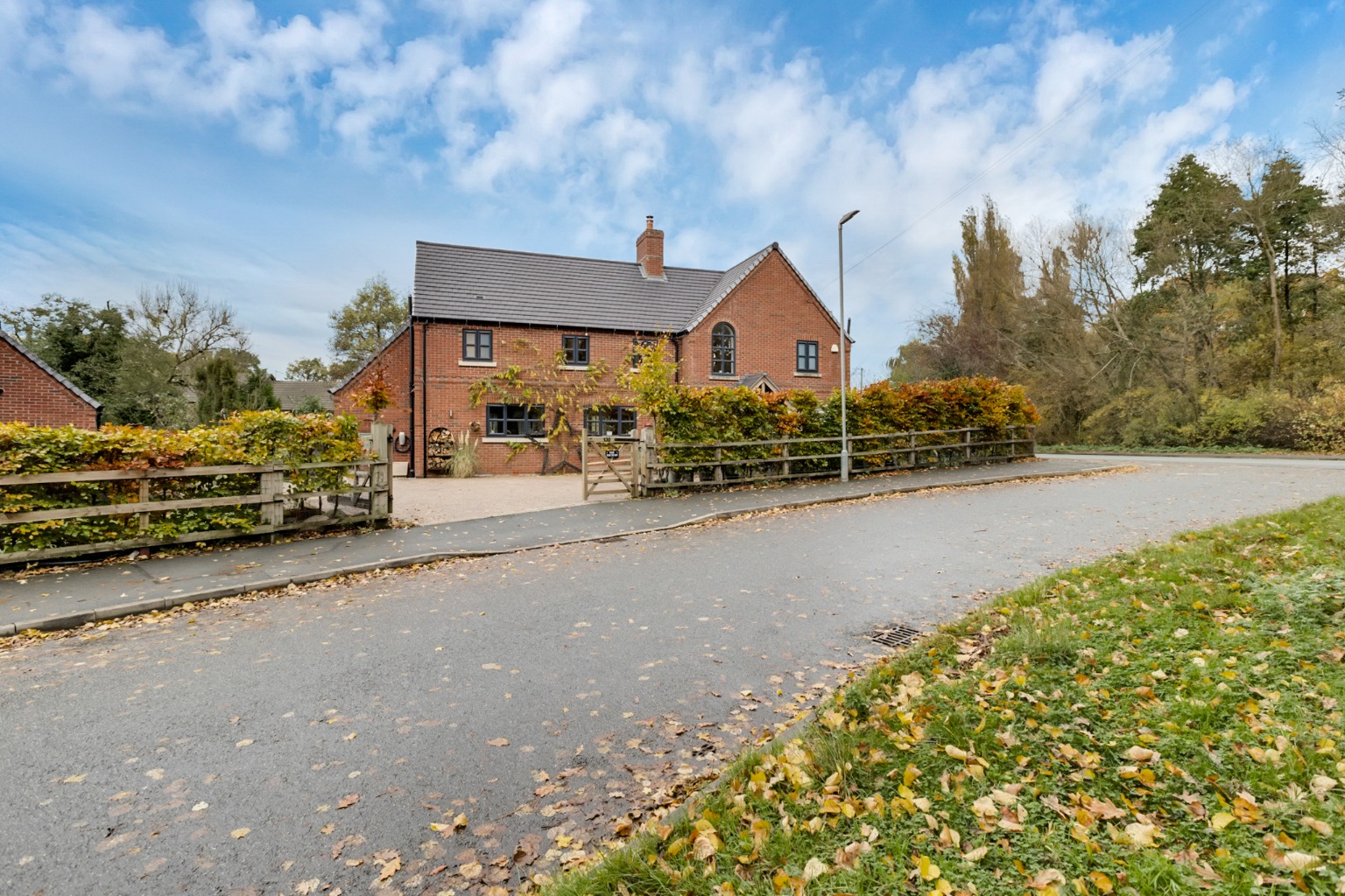 4 bed detached house for sale in London Road, Holmes Chapel, Crewe, Cheshire, CW4 8AY 4
