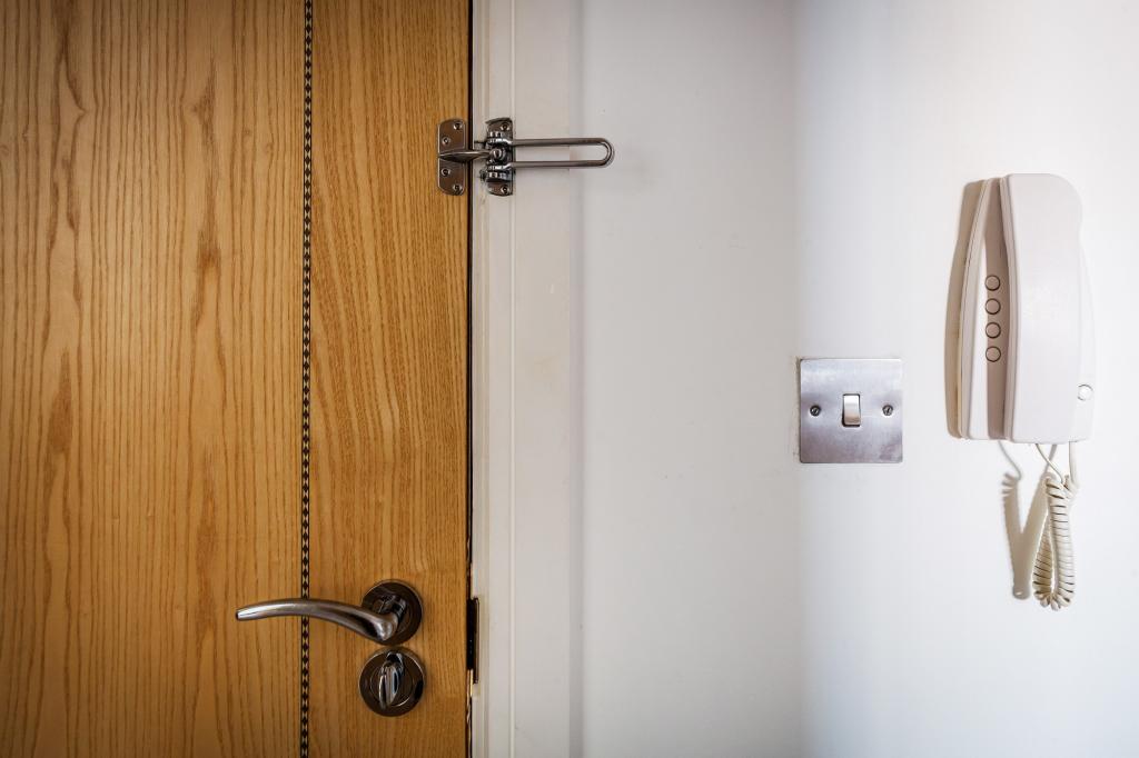 1 bed flat to rent in Fenbridge House, 5 Rubeck Close, Redhill, RH1 1