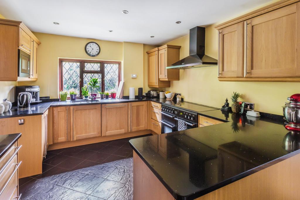 4 bed detached house to rent in Brushwood Chichester Road, Dorking, RH4 1