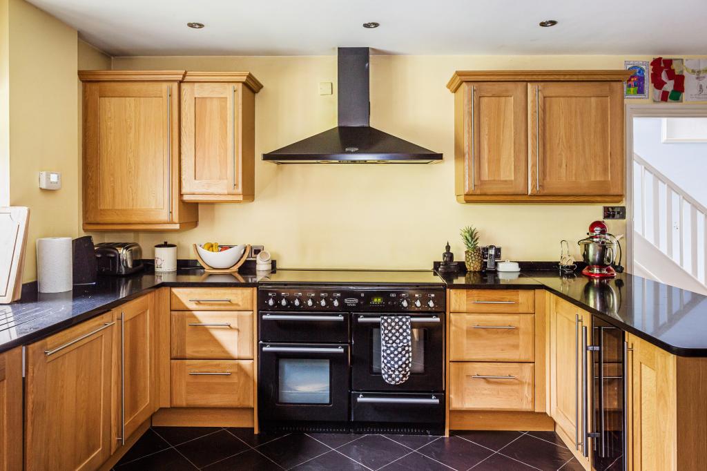 4 bed detached house to rent in Brushwood Chichester Road, Dorking, RH4 4