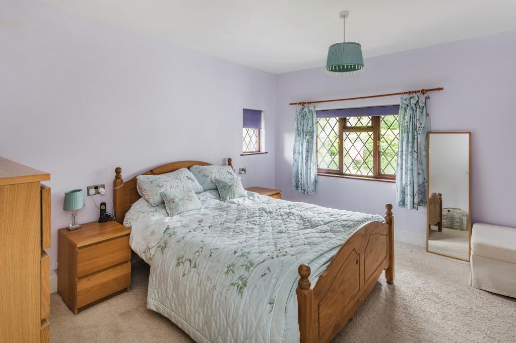 4 bed detached house to rent in Brushwood Chichester Road, Dorking, RH4 6
