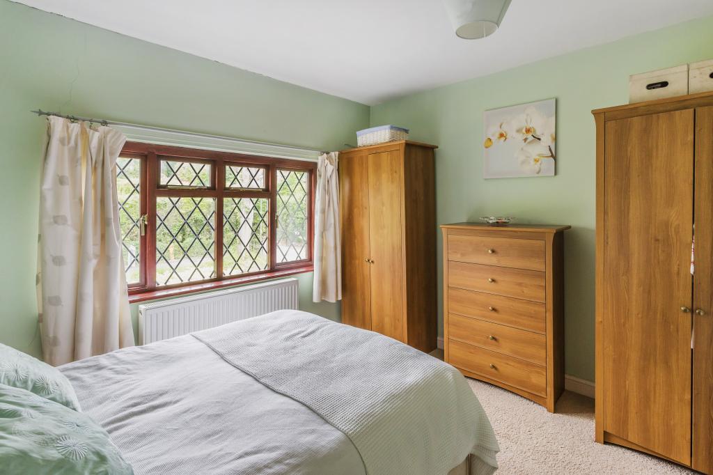 4 bed detached house to rent in Brushwood Chichester Road, Dorking, RH4 7