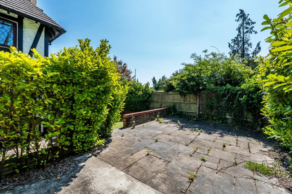 4 bed detached house to rent in Brushwood Chichester Road, Dorking, RH4 12