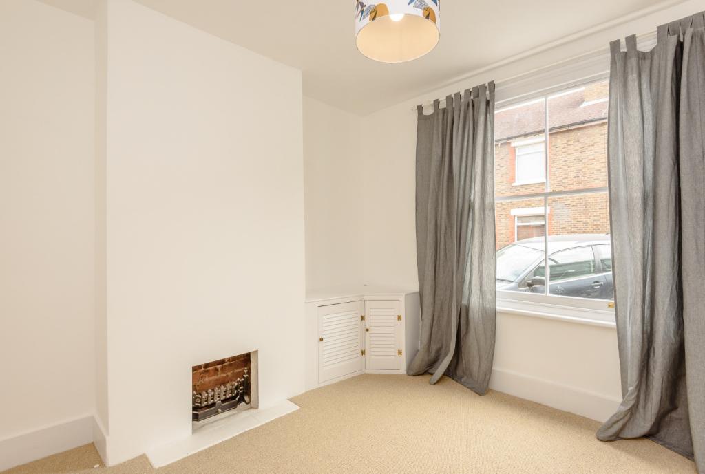 2 bed terraced house to rent in Mount Street,  Dorking, RH4  - Property Image 4