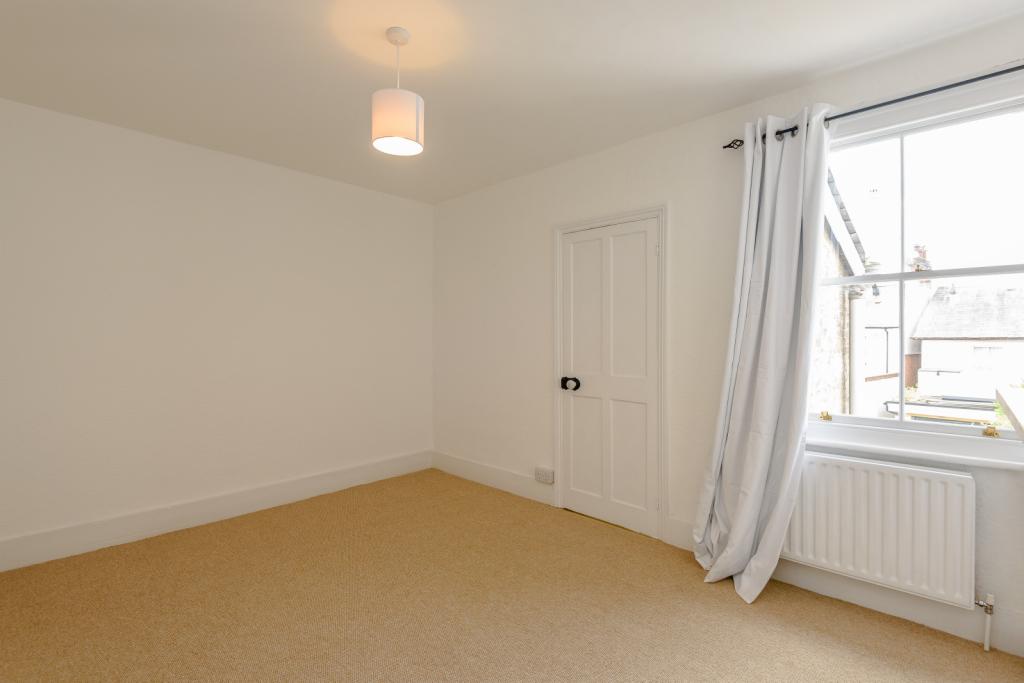 2 bed terraced house to rent in Mount Street,  Dorking, RH4  - Property Image 5