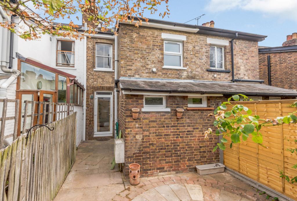 2 bed terraced house to rent in Mount Street,  Dorking, RH4 6