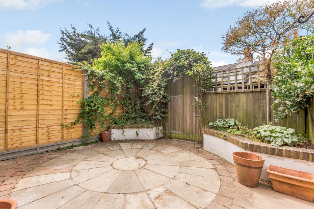 2 bed terraced house to rent in Mount Street,  Dorking, RH4  - Property Image 8