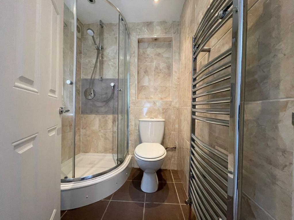 1 bed flat to rent in Falkland Road,  Dorking, RH4  - Property Image 6