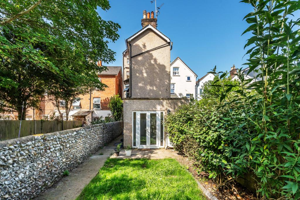 1 bed flat to rent in Falkland Road, Dorking, RH4 7