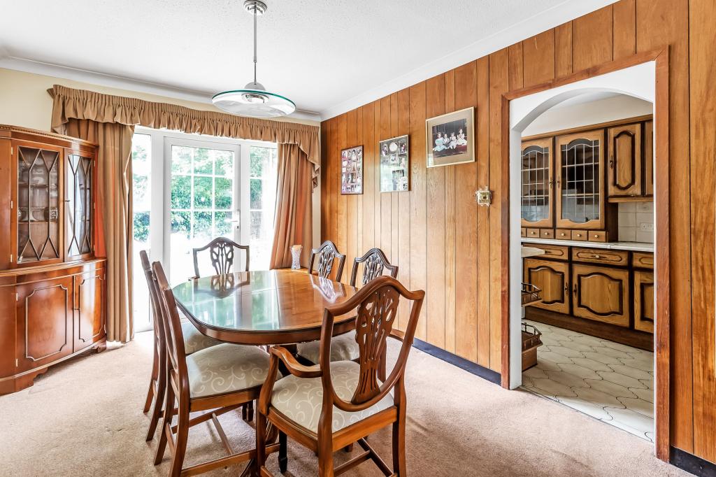 4 bed end of terrace house for sale in Eastleigh Close, Sutton, SM2 3