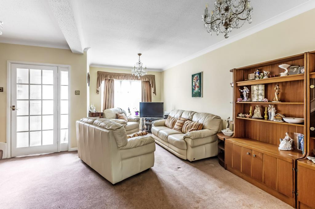 4 bed end of terrace house for sale in Eastleigh Close, Sutton, SM2 4