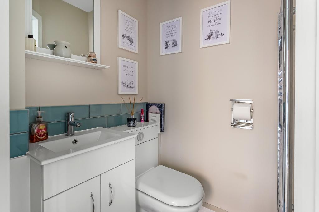 3 bed detached house to rent in Singleton Road,  Horsham, RH12 8