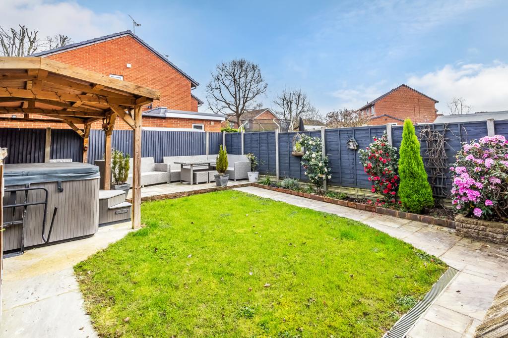 3 bed detached house to rent in Singleton Road,  Horsham, RH12 11