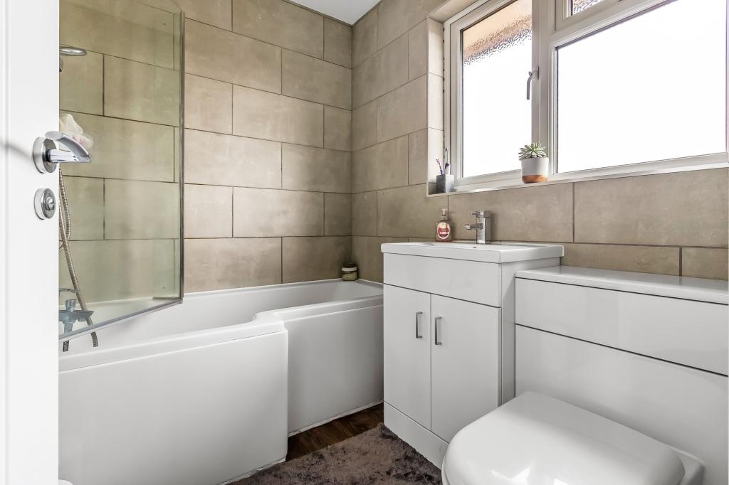 3 bed detached house to rent in Singleton Road,  Horsham, RH12  - Property Image 13