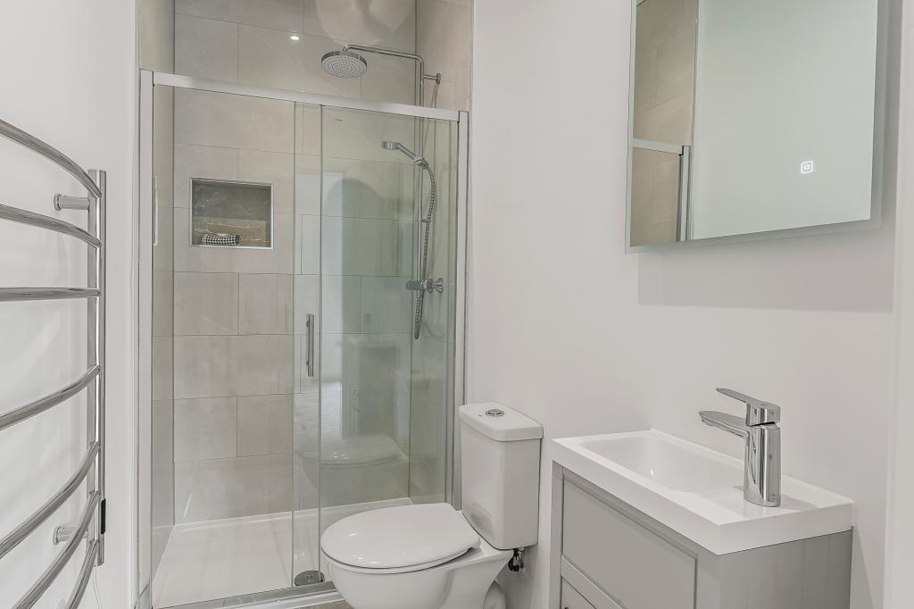 3 bed end of terrace house for sale in Kites Barn Lower Duxhurst Farm,  Reigate, RH2  - Property Image 8