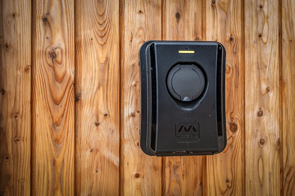 3 bed end of terrace house for sale in Kites Barn Lower Duxhurst Farm, Reigate, RH2 12