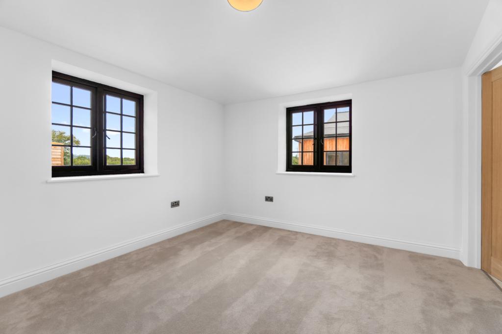 4 bed barn conversion for sale in Williams Barn Lower Duxhurst Farm, Reigate Road, Reigate, RH2  - Property Image 7