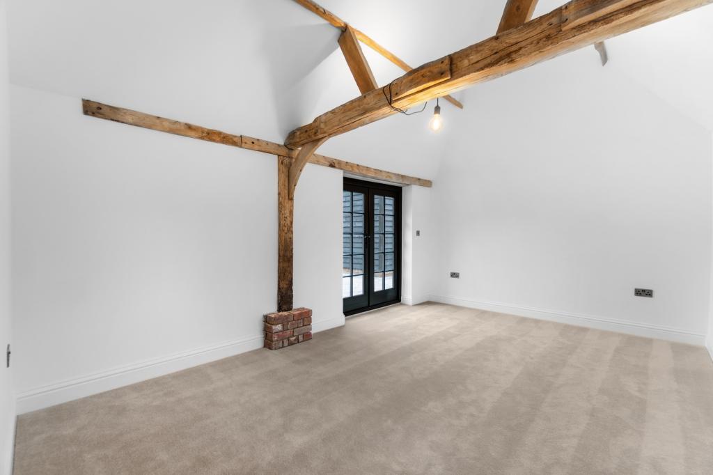 4 bed barn conversion for sale in Williams Barn Lower Duxhurst Farm, Reigate Road, Reigate, RH2  - Property Image 10