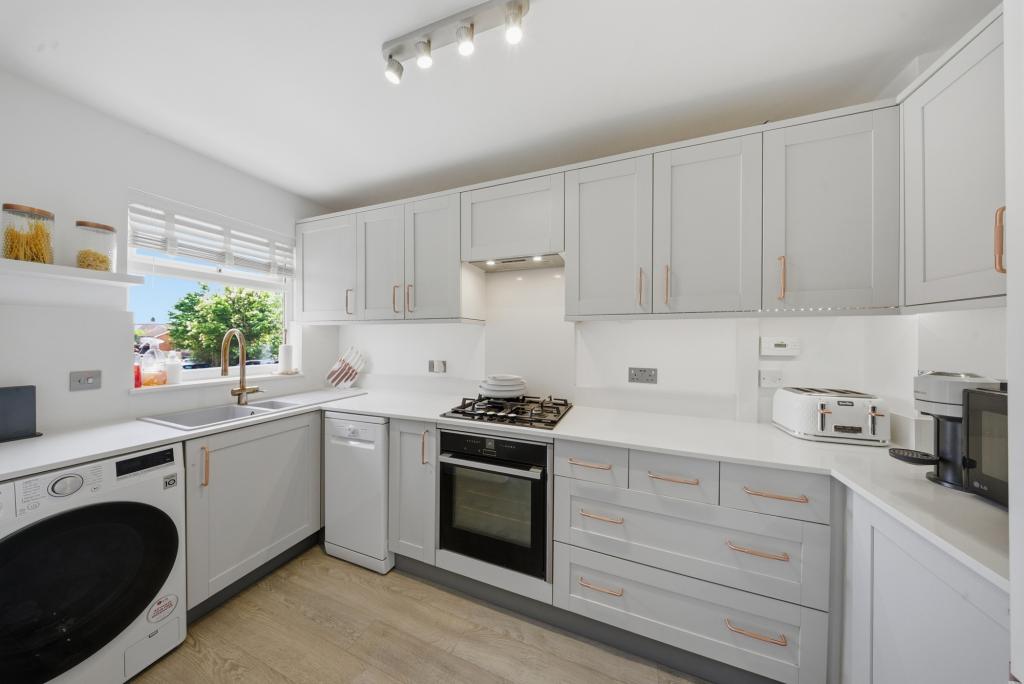 2 bed end of terrace house for sale in Nursery Close,  Dorking, RH5  - Property Image 3