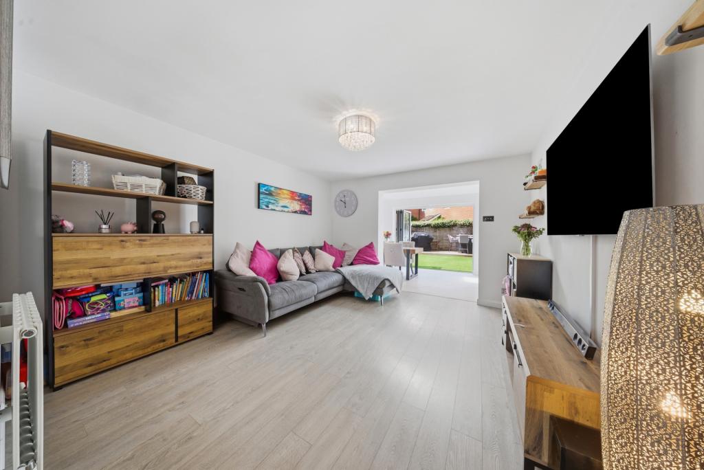2 bed end of terrace house for sale in Nursery Close, Dorking, RH5 4