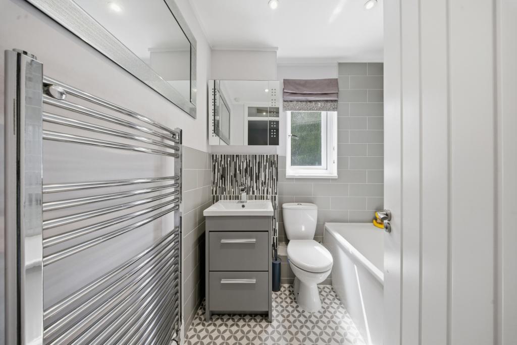 2 bed end of terrace house for sale in Nursery Close, Dorking, RH5 6