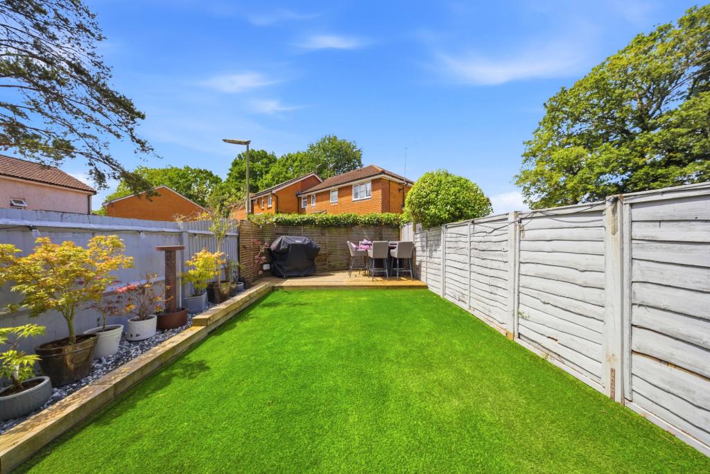 2 bed end of terrace house for sale in Nursery Close,  Dorking, RH5  - Property Image 9