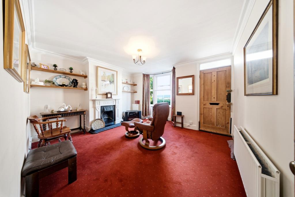 2 bed terraced house to rent in Rothes Road, Dorking, RH4 3