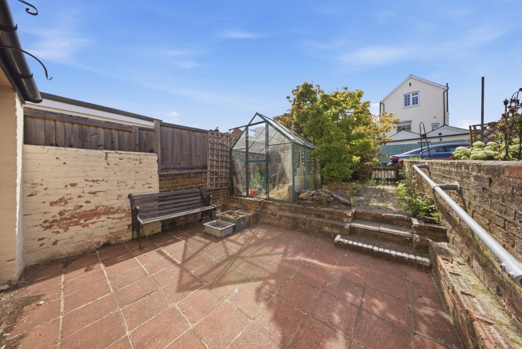 2 bed terraced house to rent in Rothes Road, Dorking, RH4 7