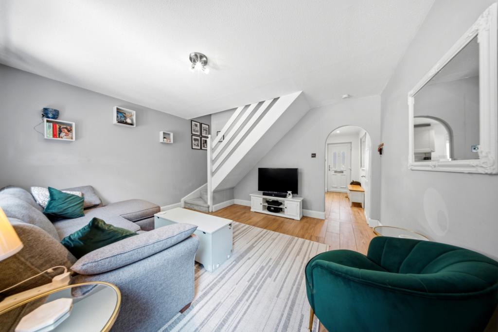 2 bed terraced house for sale in Oak Corner, Beare Green, Dorking, RH5  - Property Image 4