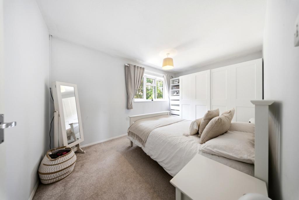 2 bed terraced house for sale in Oak Corner, Beare Green, Dorking, RH5  - Property Image 5
