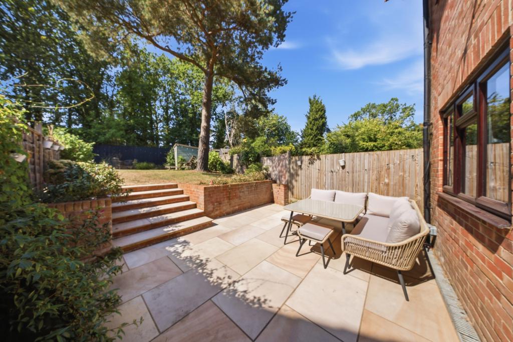 2 bed terraced house for sale in Oak Corner, Beare Green, Dorking, RH5 7