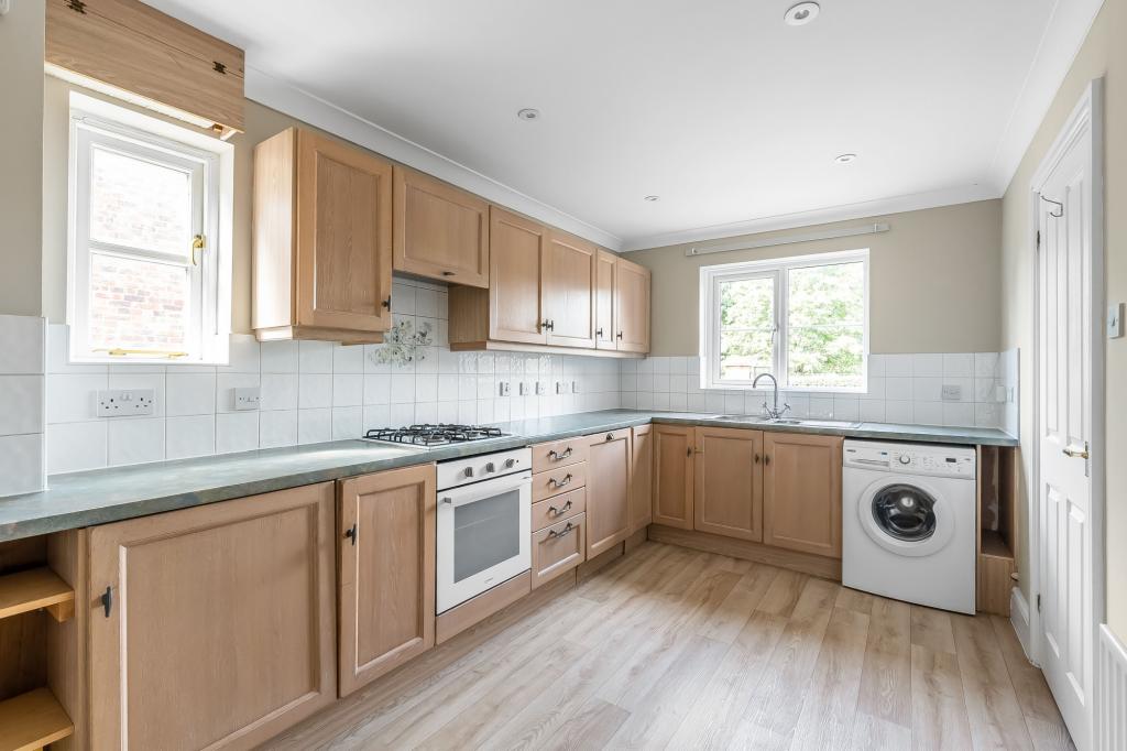 4 bed semi-detached house to rent in Village Street, Newdigate, Dorking, RH5 2