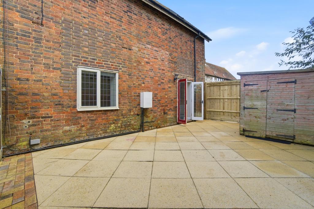 3 bed detached house to rent in Manor Farm Prestwood Lane,  Crawley, RH11  - Property Image 5